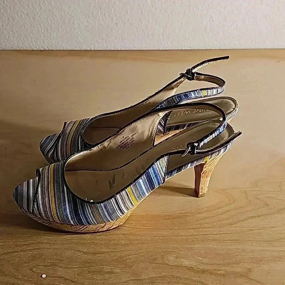 Womens Nine West Cork Blue Stripe Fabric Heel Sz 7 - Picture 2 of 6